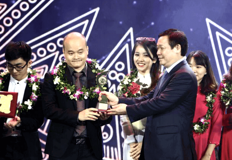 First Prize <br /> Vietnamese Talent Awards